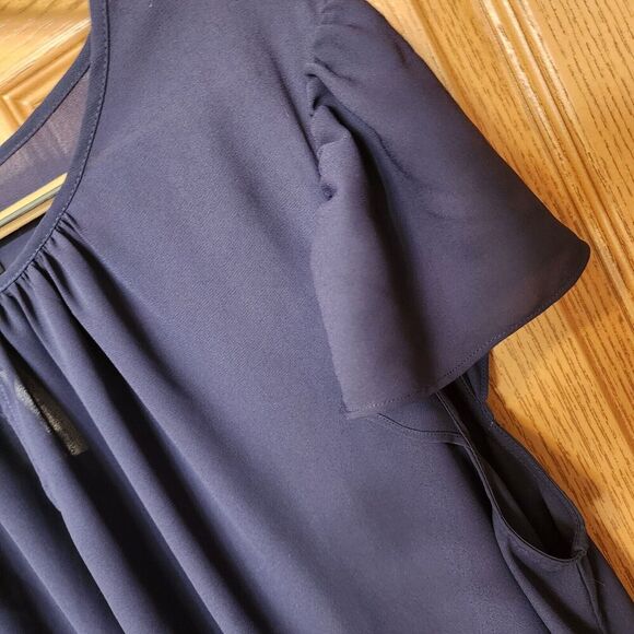 Jones New York JNY Plus Size 2X Navy Blue Flutter Cap Sleeve Flowy Blouse NWT - Picture 4 of 9